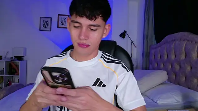 estebanperez 26 online show from April 8, 2026, 11:01 am