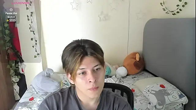 Snapshot of Felix_kitty chatting on November 15, 2025, 6:56 pm Felix kitty online show from November 15, 2025, 6:56 pm