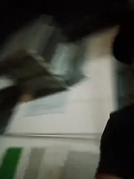 Snapshot of MAX_Jhonnson chatting on December 2, 2025, 4:47 am MAX Jhonnson online show from December 2, 2025, 4:47 am