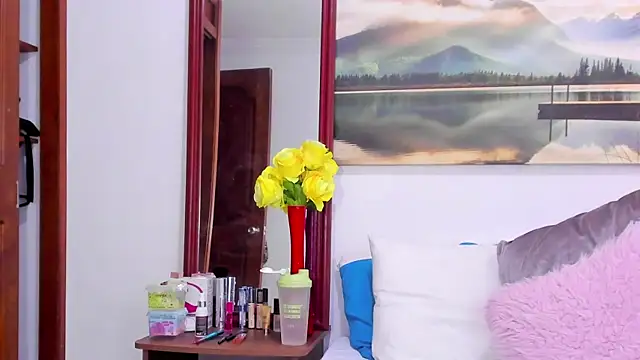 Aurora Real online show from April 28, 2026, 3:49 pm