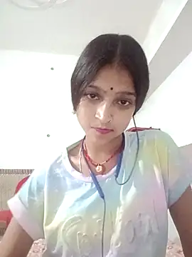 Mohnicute online show from May 11, 2026, 1:18 am