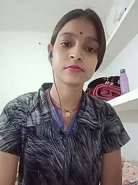 Mohnicute online show from May 17, 2026, 12:38 pm