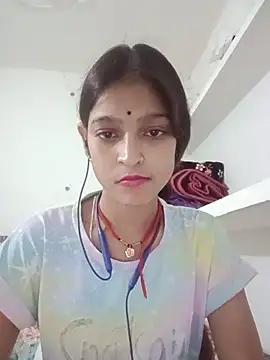Mohnicute online show from May 14, 2026, 7:44 pm