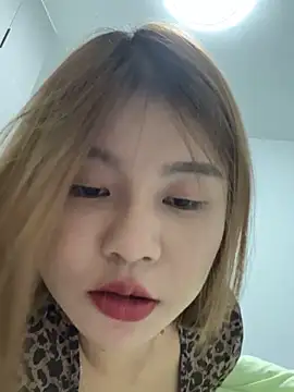 Snapshot of Lle-le chatting on November 25, 2025, 5:24 pm Lle-le online show from November 25, 2025, 5:24 pm