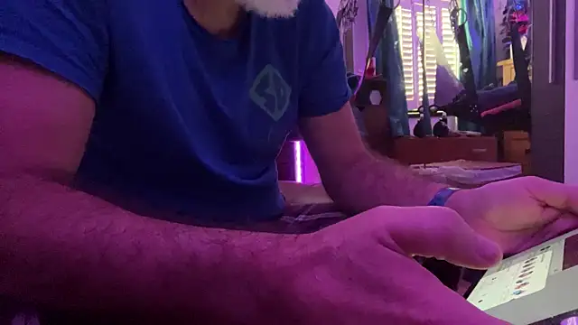 LeatherSdaddy online show from April 2, 2026, 7:59 am