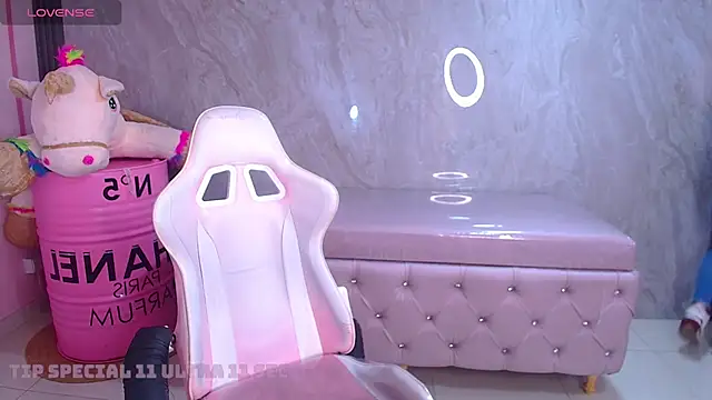 Violetta jhonson a online show from December 22, 2025, 3:39 am