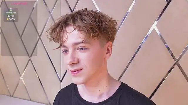 Snapshot of Paul_Holt chatting on February 20, 2026, 8:33 pm Paul Holt online show from February 20, 2026, 8:33 pm