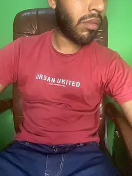 hotyyyyjonny online show from June 4, 2026, 4:11 pm