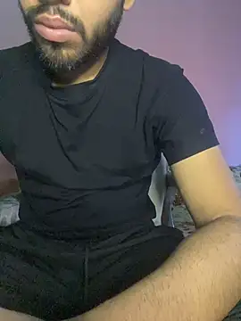 hotyyyyjonny online show from June 26, 2026, 2:06 am