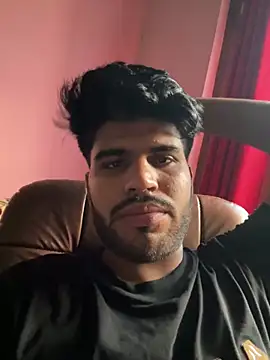 hotyyyyjonny online show from July 14, 2026, 12:33 pm