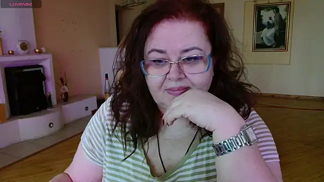 Natali-Gucci online show from April 10, 2026, 9:27 am