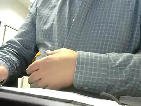 Snapshot of sssuka chatting on December 22, 2025, 3:01 pm sssuka online show from December 22, 2025, 3:01 pm