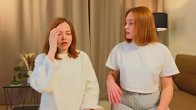 LucreciaAsters online show from November 22, 2025, 4:11 am