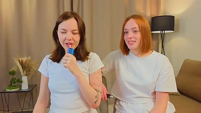 LucreciaAsters online show from November 27, 2025, 4:13 am