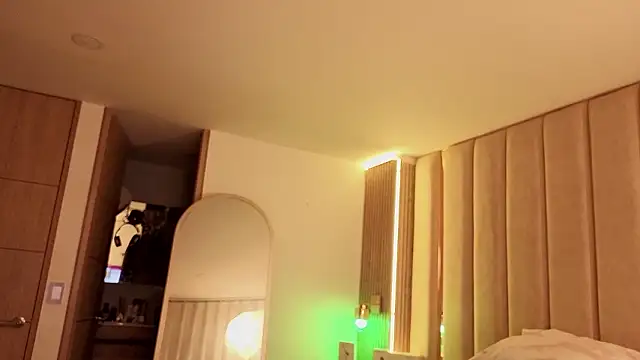 Iamnyxy online show from March 13, 2026, 11:04 am