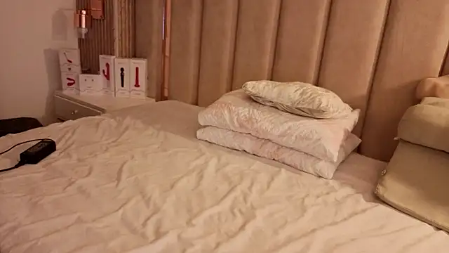 Iamnyxy online show from March 17, 2026, 11:46 am