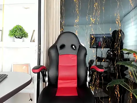 Lucy Vegas online show from March 4, 2026, 1:08 pm