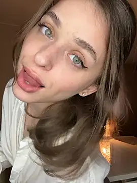 yoyogirlx online show from May 30, 2026, 11:49 am