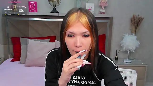 Snapshot of VictoriaXLovely chatting on November 29, 2025, 1:06 am VictoriaXLovely online show from November 29, 2025, 1:06 am