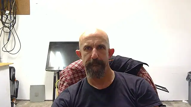 Snapshot of VendedLunching chatting on May 10, 2026, 9:05 pm VendedLunching online show from May 10, 2026, 9:05 pm