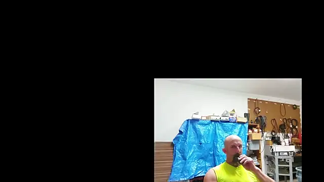 Snapshot of VendedLunching chatting on April 5, 2026, 7:31 pm VendedLunching online show from April 5, 2026, 7:31 pm