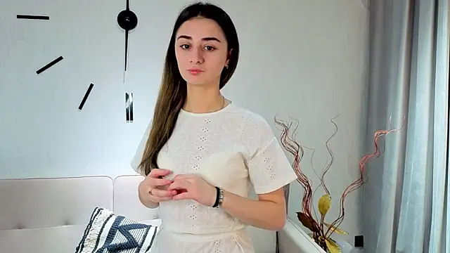 TovaNicometo online show from November 22, 2025, 4:11 am