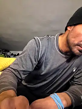 piggylatino online show from February 11, 2026, 10:42 pm