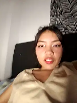 Pretty-v online show from November 26, 2025, 1:49 am