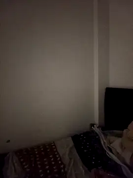 Pretty-v online show from November 28, 2025, 12:44 am