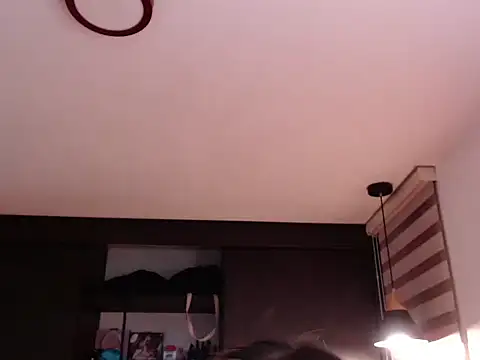 Snapshot of YiniBelle chatting on February 10, 2026, 4:11 am YiniBelle online show from February 10, 2026, 4:11 am