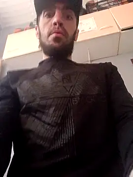 hotguy71000 online show from April 2, 2026, 4:13 pm