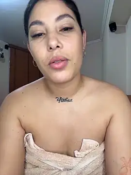 Snapshot of Anna_Bitch_Disgusting chatting on February 12, 2026, 2:33 am Anna Bitch Disgusting online show from February 12, 2026, 2:33 am