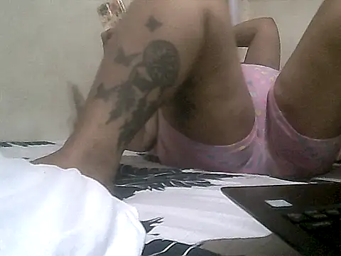 loriepinay46 online show from November 17, 2025, 1:59 pm