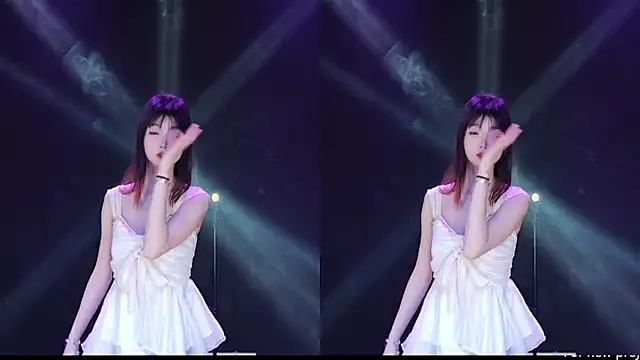 Emerald Girls online show from November 26, 2025, 11:38 pm