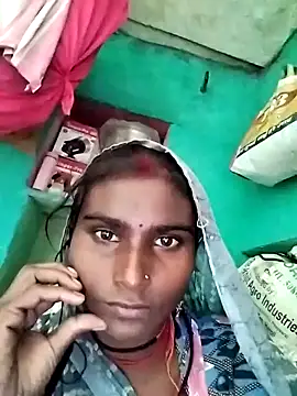 Snapshot of Big_Lovexx chatting on November 17, 2025, 5:00 am Big Lovexx online show from November 17, 2025, 5:00 am