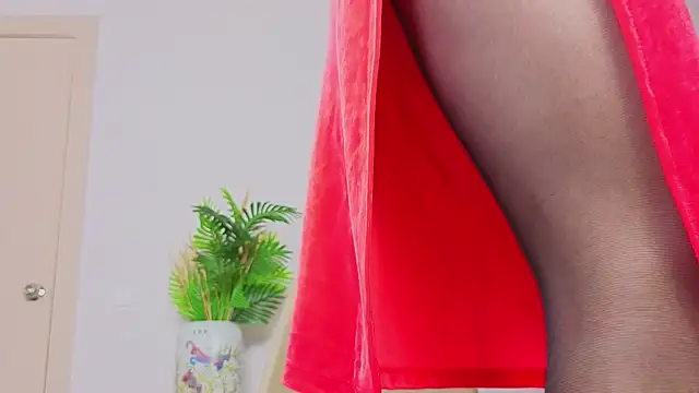 Lanarei  online show from November 29, 2025, 12:16 pm