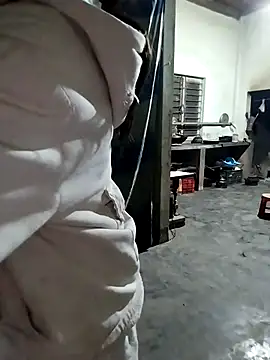 gugu0022 online show from February 2, 2026, 12:15 pm