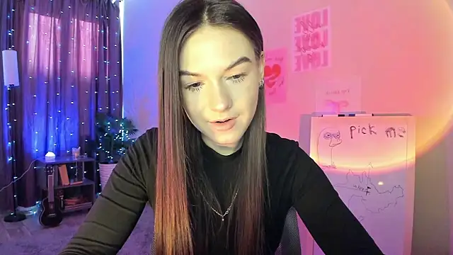 luna lust 212 online show from March 23, 2026, 4:23 am