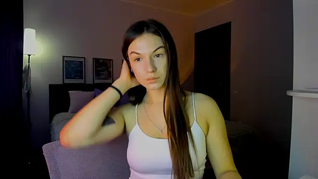 luna lust 212 online show from June 1, 2026, 4:35 am