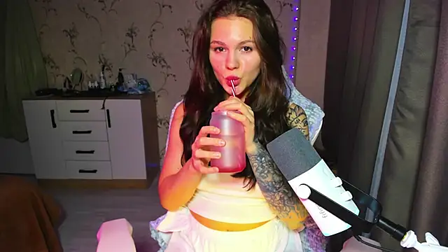 Snapshot of yourdreamm__ chatting on November 14, 2025, 7:45 am yourdreamm online show from November 14, 2025, 7:45 am