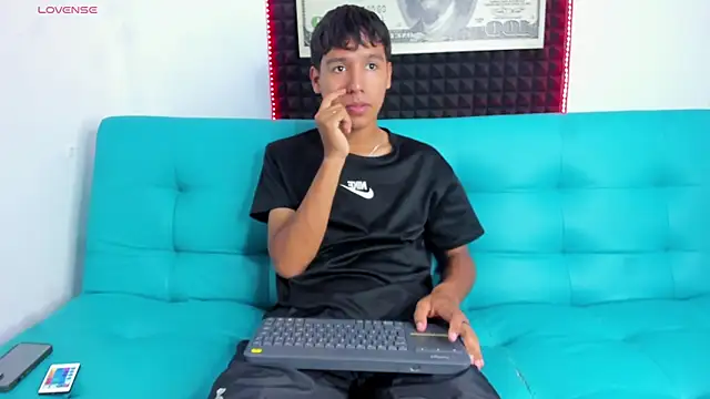 Carl-Milton online show from November 15, 2025, 12:14 am