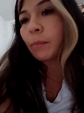 Snapshot of LatinaCalienteMilf chatting on November 12, 2025, 3:38 pm LatinaCalienteMilf online show from November 12, 2025, 3:38 pm