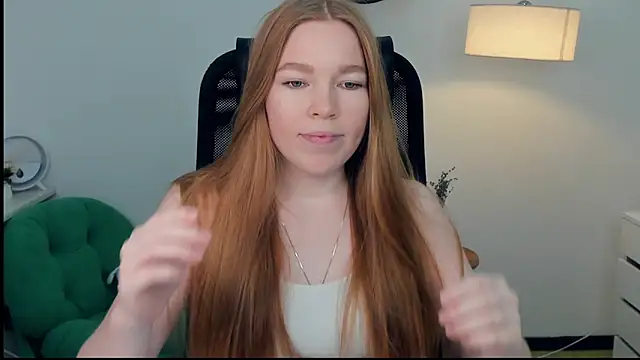 LavetaShiroma online show from November 22, 2025, 8:18 pm