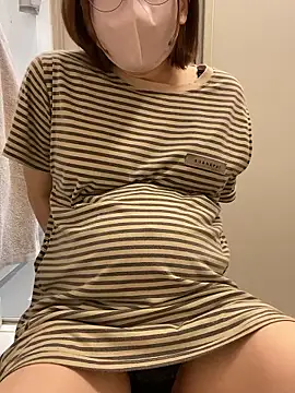 yun cute online show from November 14, 2025, 12:42 pm