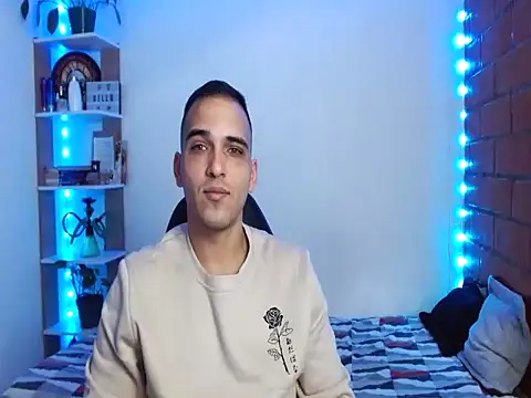 Snapshot of Maax30233 chatting on November 22, 2025, 4:39 pm Maax30233 online show from November 22, 2025, 4:39 pm