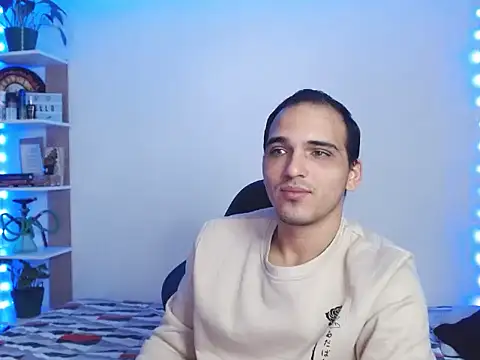 Snapshot of Maax30233 chatting on November 17, 2025, 4:55 pm Maax30233 online show from November 17, 2025, 4:55 pm