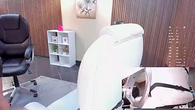 Snapshot of ElliSmith chatting on November 24, 2025, 6:52 pm ElliSmith online show from November 24, 2025, 6:52 pm