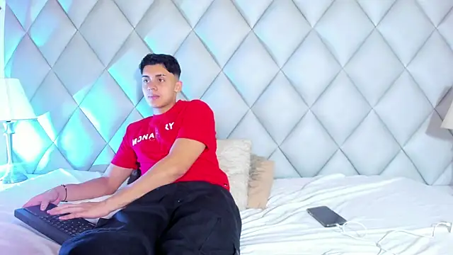 ZeusBrant online show from April 27, 2026, 1:31 pm