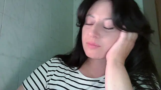 Snapshot of MelinaAx chatting on July 21, 2026, 8:21 pm MelinaAx online show from July 21, 2026, 8:21 pm