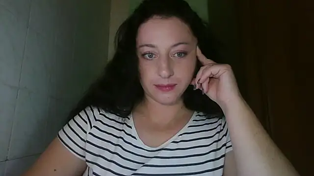 Snapshot of MelinaAx chatting on November 22, 2025, 7:35 pm MelinaAx online show from November 22, 2025, 7:35 pm